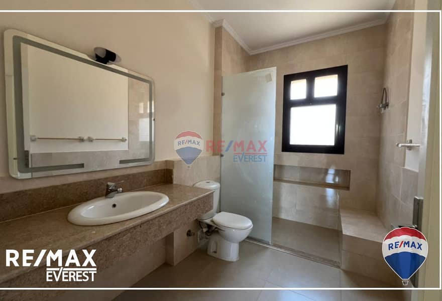 6 067805fa-6346-4ce6-b8cc-3374ba1f1821. jpg