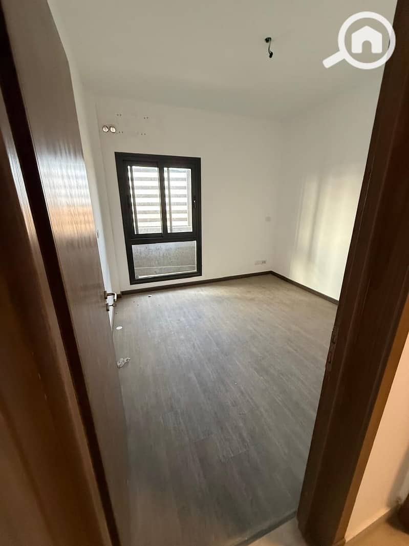 4 9b6ba59d-4bbf-4d7e-95a5-4eeaf4b50df9. jpg