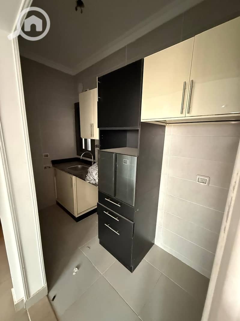 5 20f5f84b-8a44-4f1a-9b6e-3fb87f9b16f7. jpg