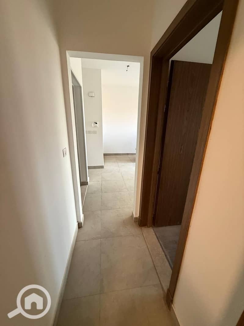 6 86e478f9-4528-4368-a7ef-3dad5d010885. jpg