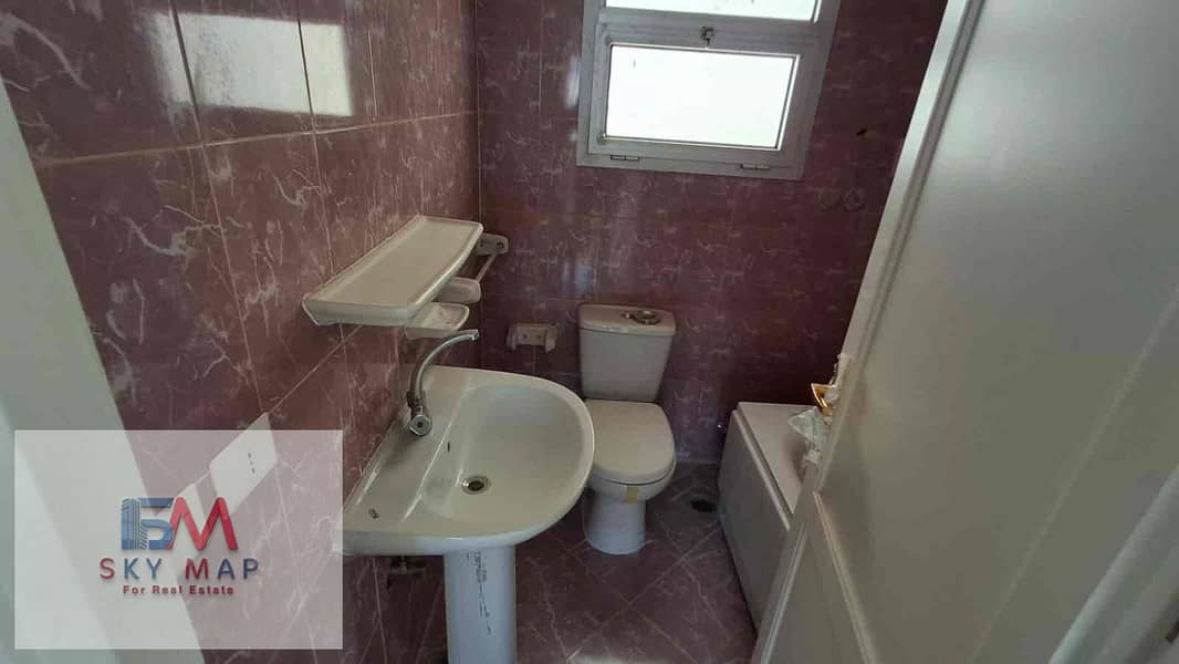 12 03550915-e62a-4df8-af75-e33cf7244b5a. jpg