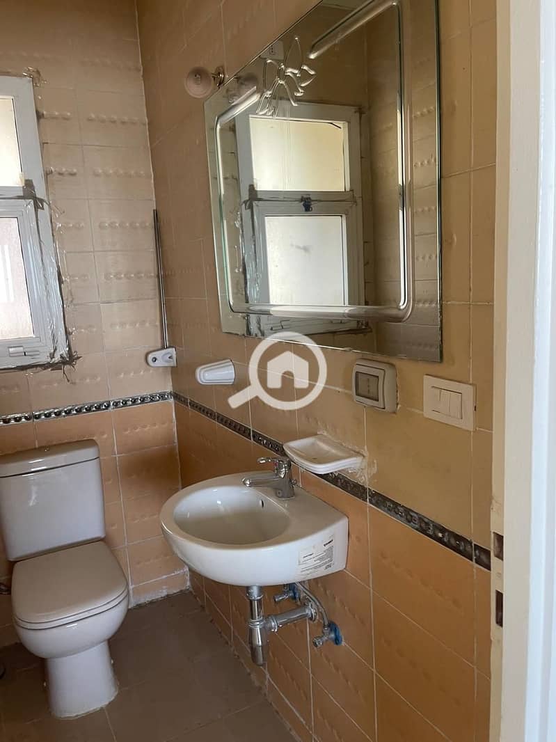 3 05ed1e2f-110d-4ca7-8ea4-8abe29dd4df6. jpg