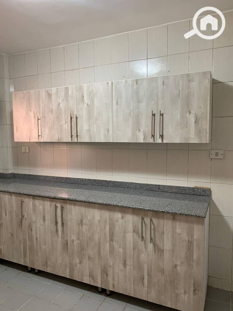 5 79c9c27f-7a36-4f91-9bd7-dbf85cc02742. jpeg