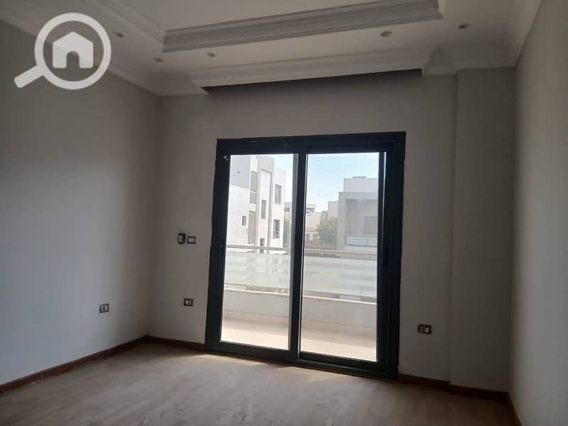 8 cebd88ba-6240-4ce2-98a1-fd0f30279477. jpg