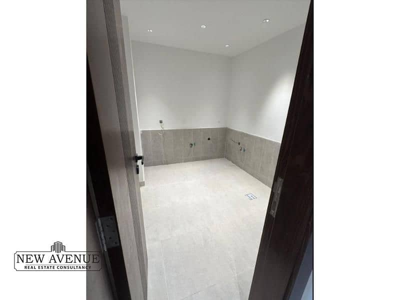 10 WhatsApp Image 2025-09-08 at 5.00. 11 PM (1). jpg