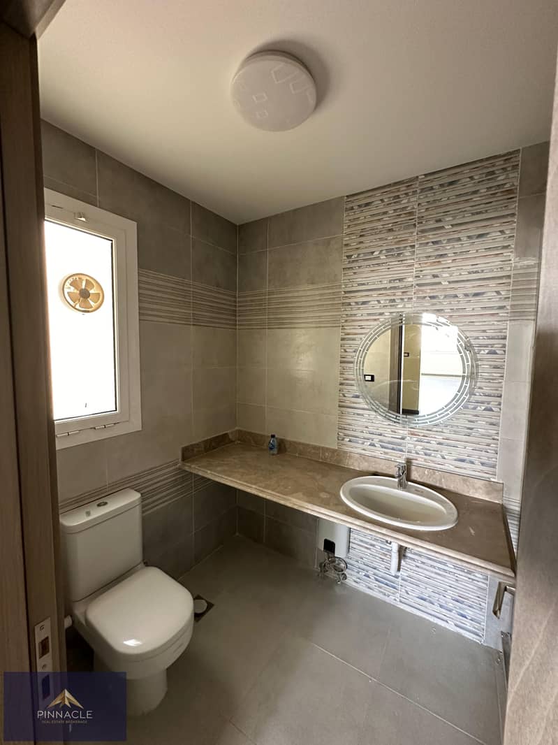 11 WhatsApp Image 2025-09-29 at 16.02. 04_7ff4f09f. jpg