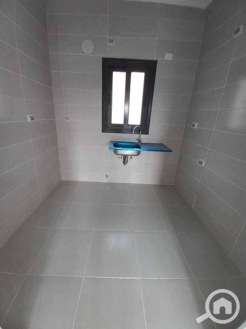 2 d0359c75-2219-4e65-b2ca-9b0db2e6f470. jpg