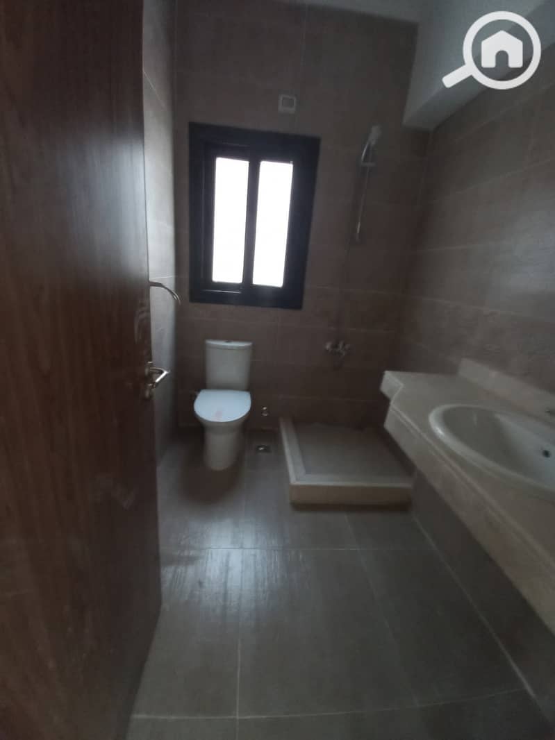 4 f518b56d-b5e0-4186-b21f-99d6519c63cc. jpg