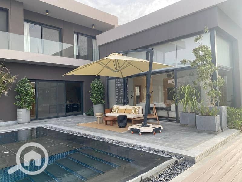 8 469776566_1794112721391345_3412019943571950382_n. jpg