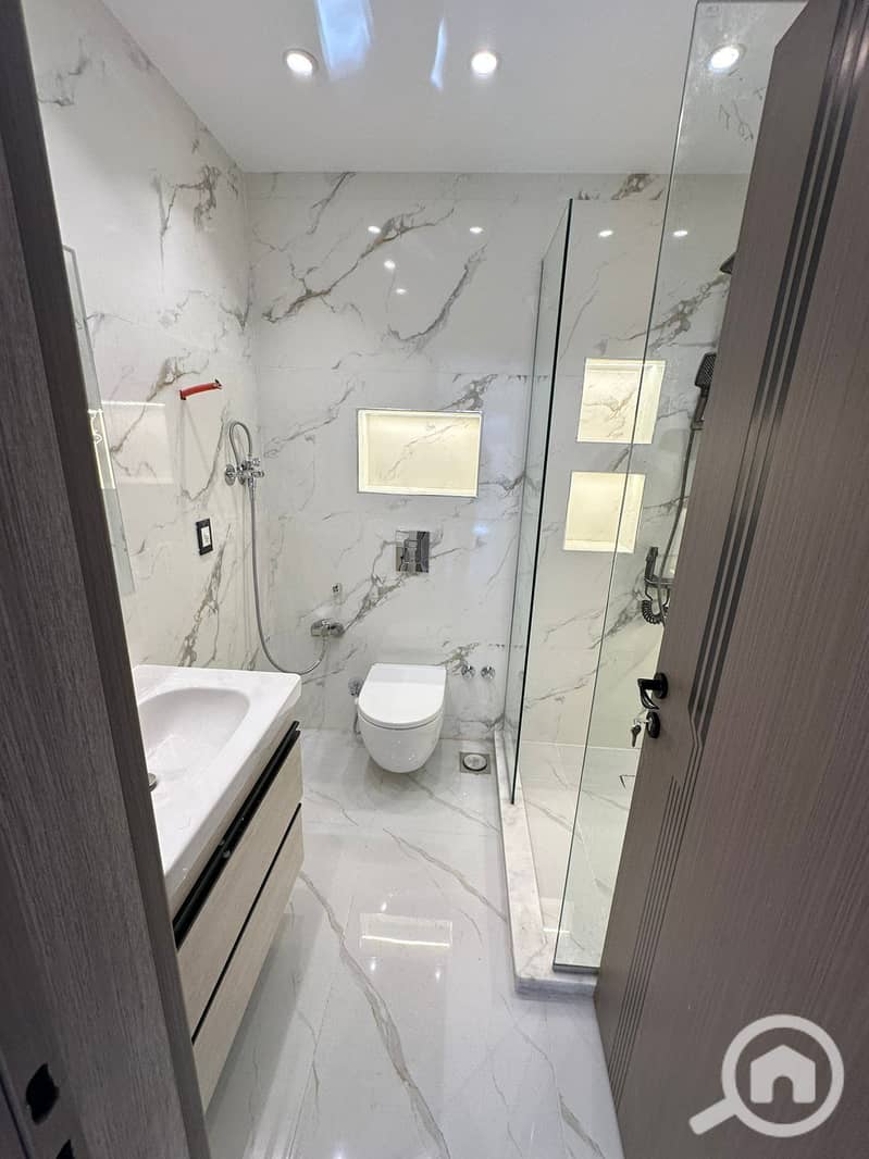 3 720f4ccc-39cc-495f-8c39-0ee8972c67e4. jpg