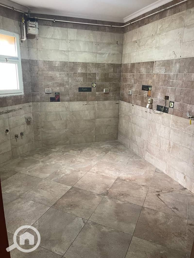 14 b078cfc1-d24a-4590-b991-639bfad5bdfa. jpeg