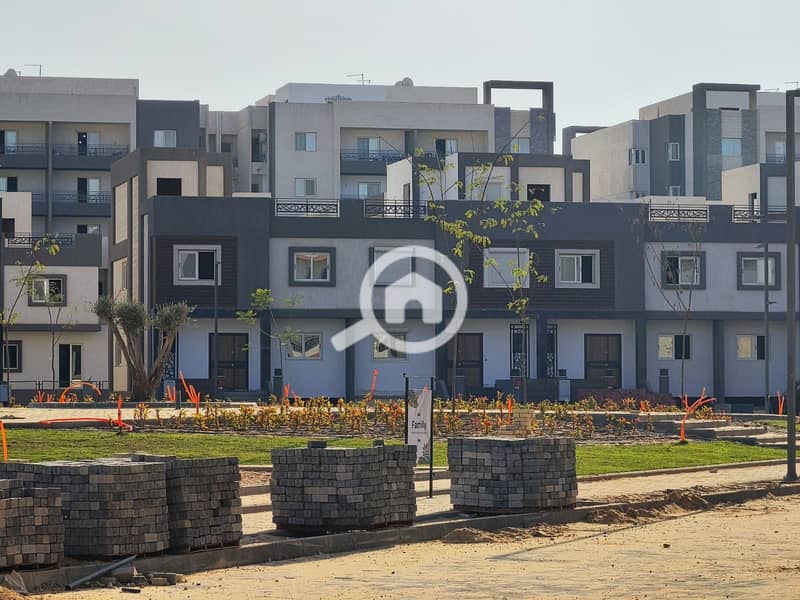 13 83b0fadc-6a67-420a-8e78-2a042f116066. jpg