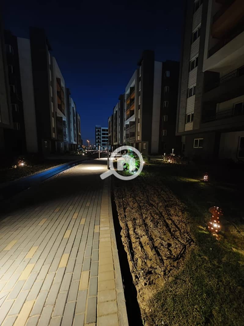 18 152416e6-5e90-489a-9b4b-6317883c3143. jpg