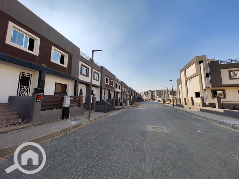 2 2e51e8a0-ff19-4698-a8d0-dfcf2f0a1fbe. jpg