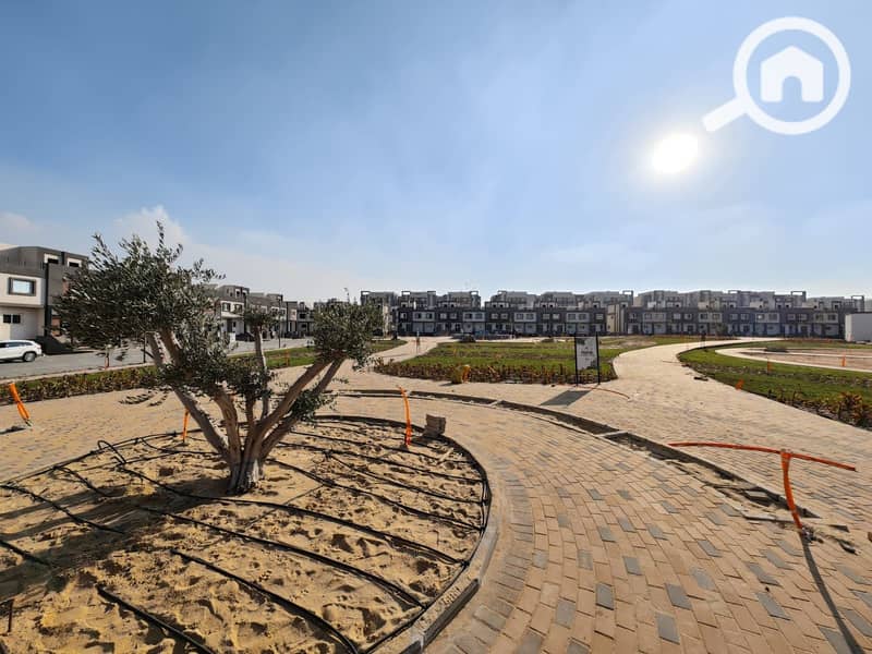 5 5e953558-7895-472d-b406-1e0115b01c2c. jpg