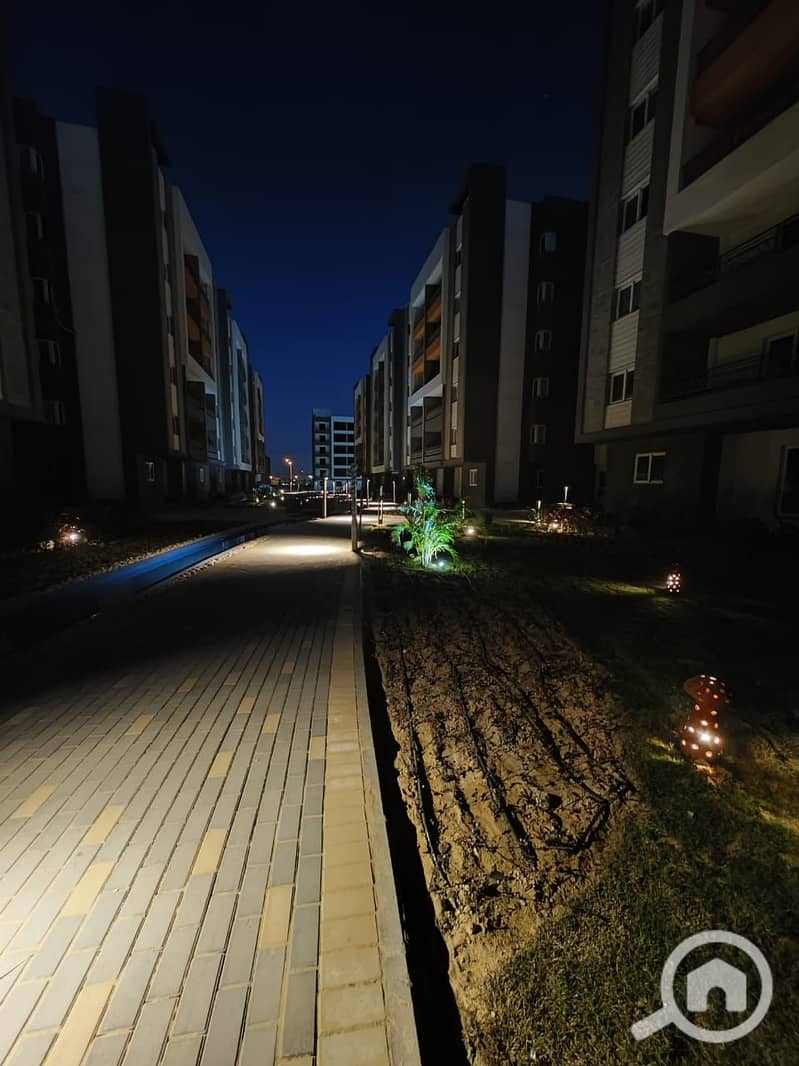 18 152416e6-5e90-489a-9b4b-6317883c3143. jpg