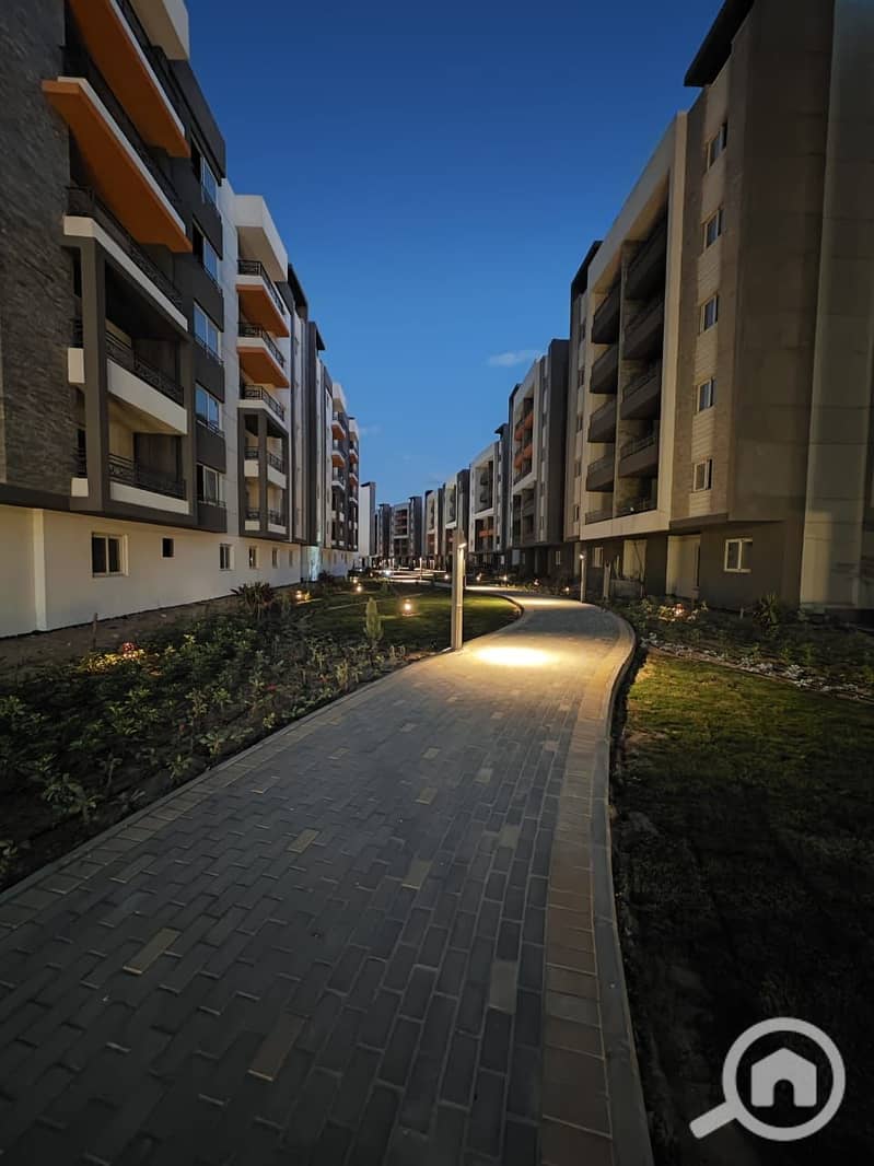 28 bc0aae7e-449f-4147-afb1-20969bf5955d. jpg