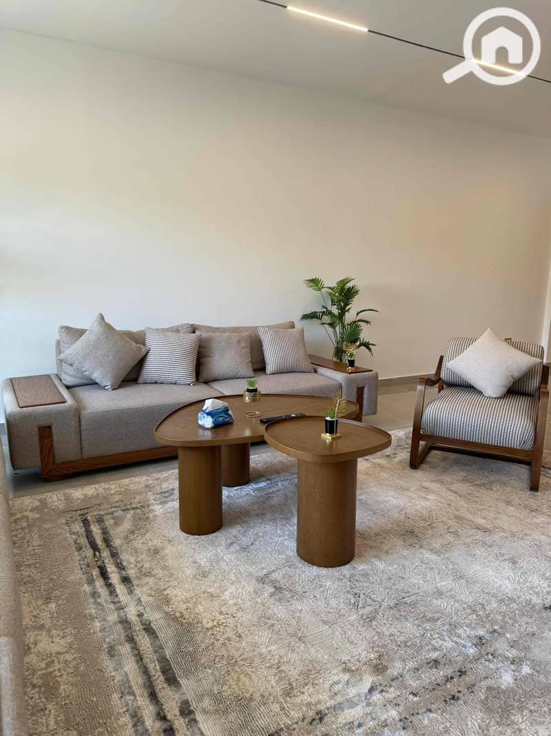 21 9738a603-01ad-469d-b1a9-e9312d93a3f2. jpg