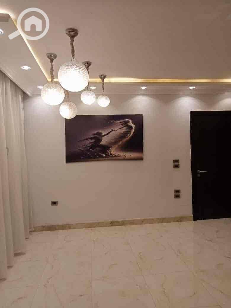 24 3fac35d0-ac41-4a6e-800c-ba014a3e6832. jpg