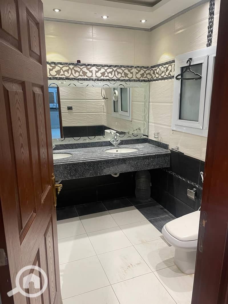 15 WhatsApp Image 2025-10-18 at 13.03. 07. jpeg