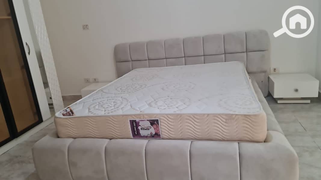 4 0a4d5cc7-9cb4-49d3-b794-e1f1cd411e46. jpeg