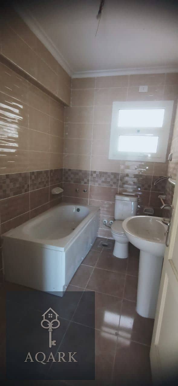 2 1583a621-545a-4a10-bd79-ef2e19026e85. jpg