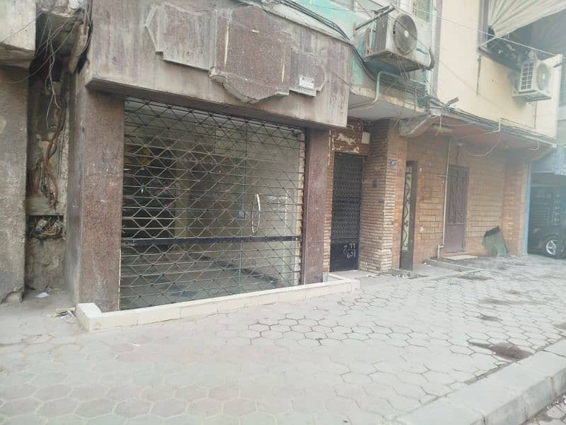 محل للايجار بشارع منشيه التحرير حاميه الزيتون أمام محل الفرجاني محل للايجار بشارع منشيه التحرير حاميه الزيتون أمام محل الفرجاني