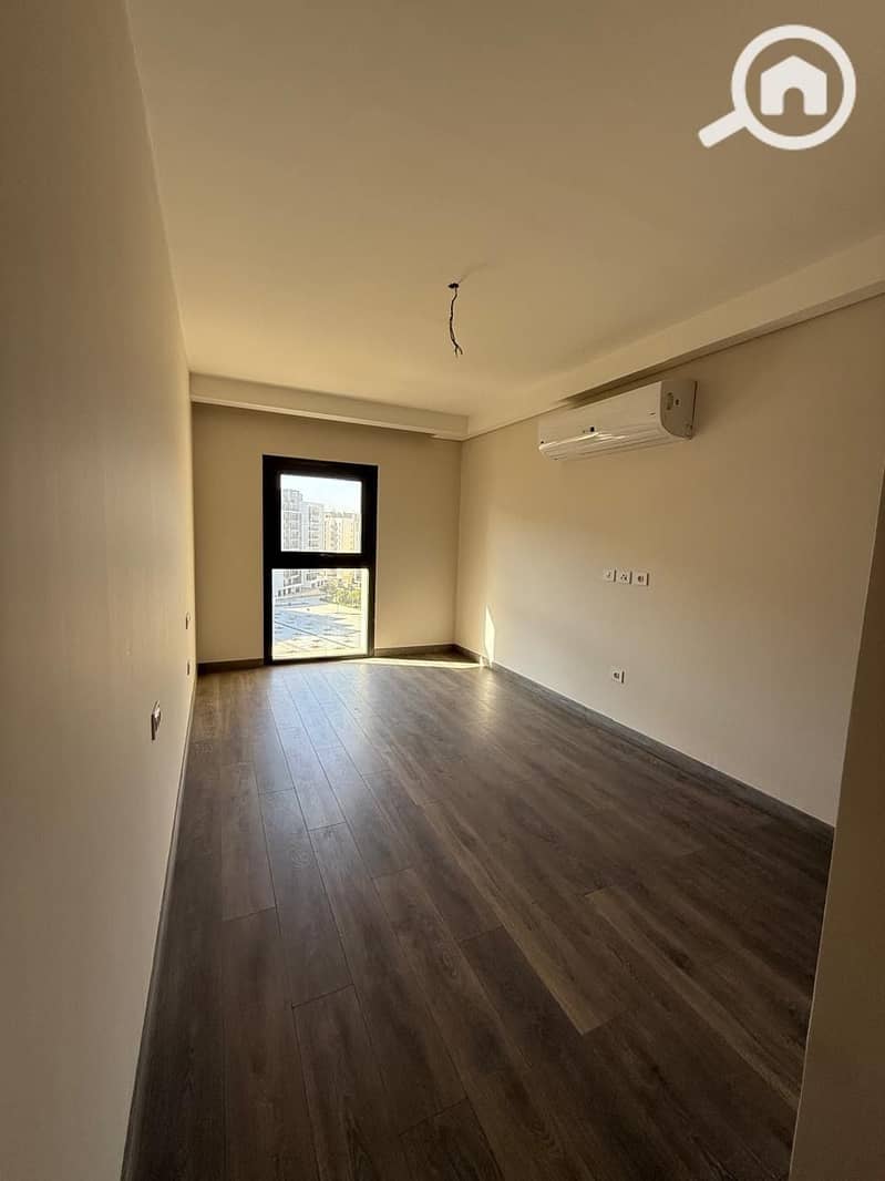 2 b78d189f-5211-4e9b-8a64-6c26d1d7eca1. jpeg