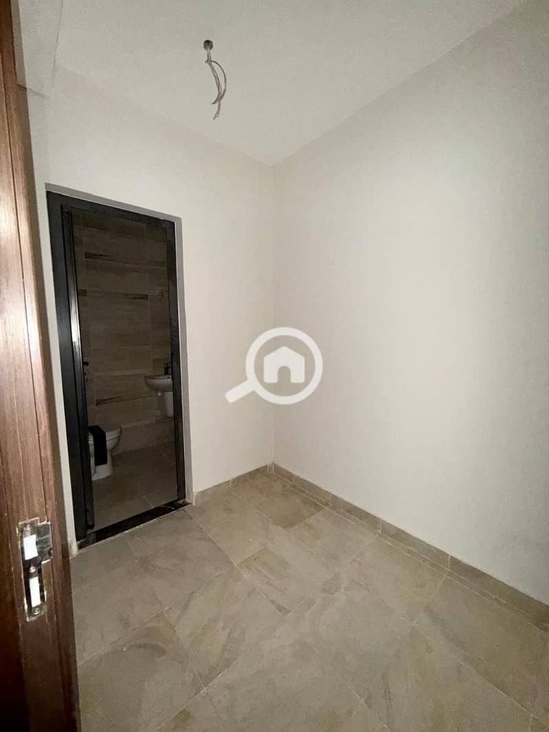 4 6fba3aee-51a7-4a6d-ae35-1dbc0fdfa4d2. jpeg