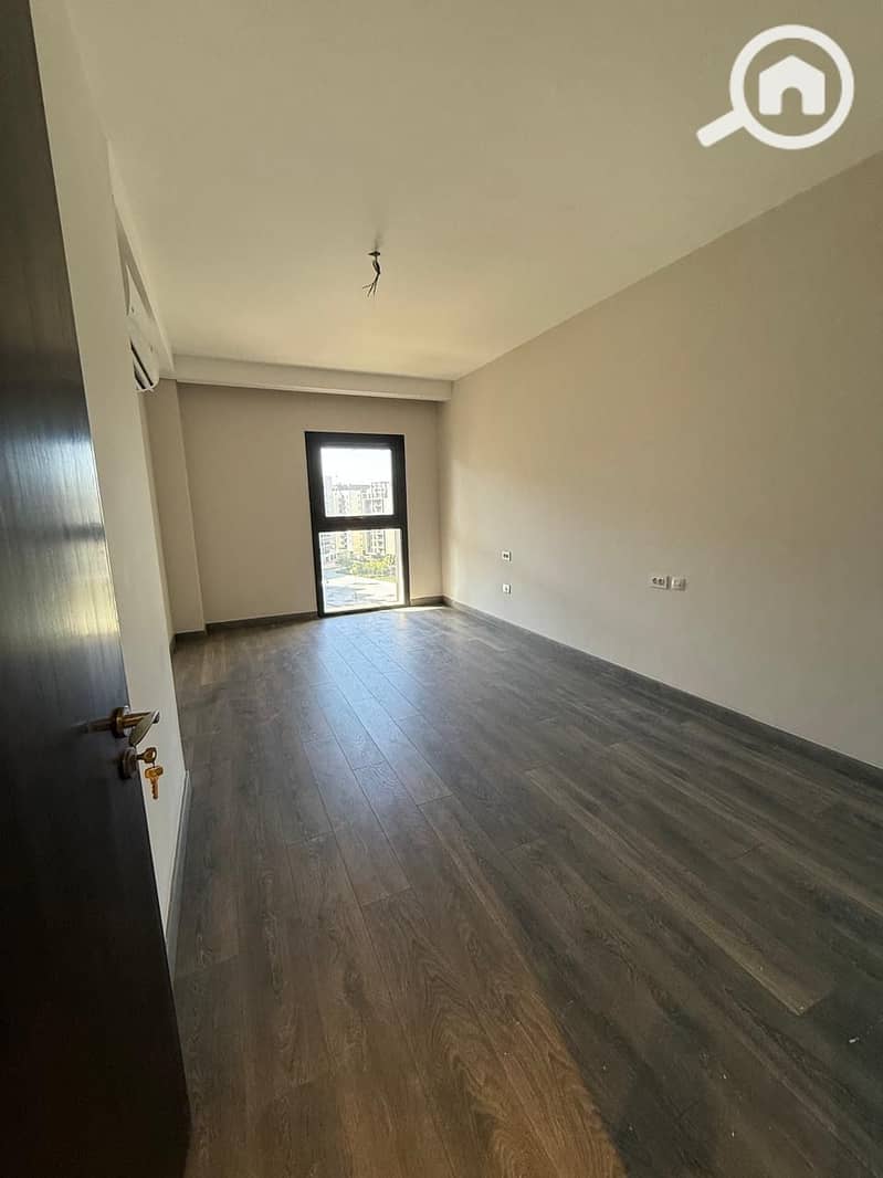 5 45c87f94-be10-496e-b87f-7de060446569. jpeg