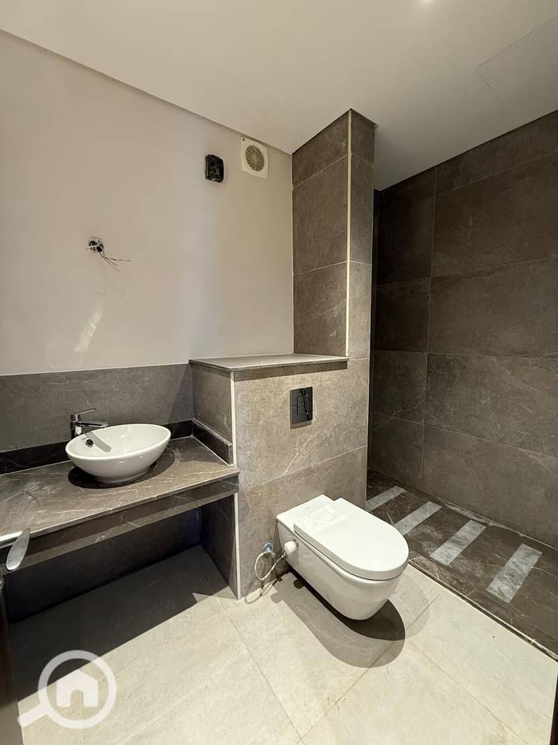 7 d5848e5d-7fb6-4a2e-bb69-1334707d445a. jpeg