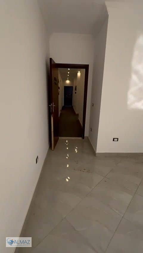 6 WhatsApp Image 2025-10-20 at 10.43. 50 AM (1). jpeg