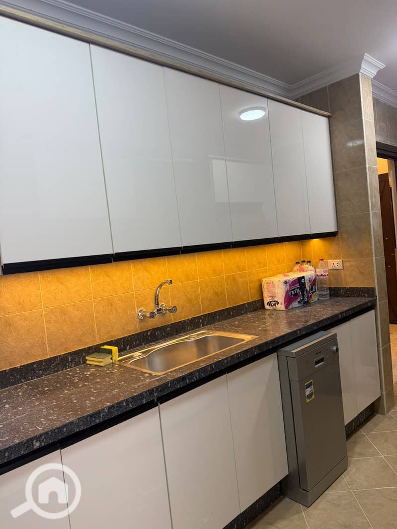 10 60fd351c-adfc-407f-b70c-535f4138e468. jpeg