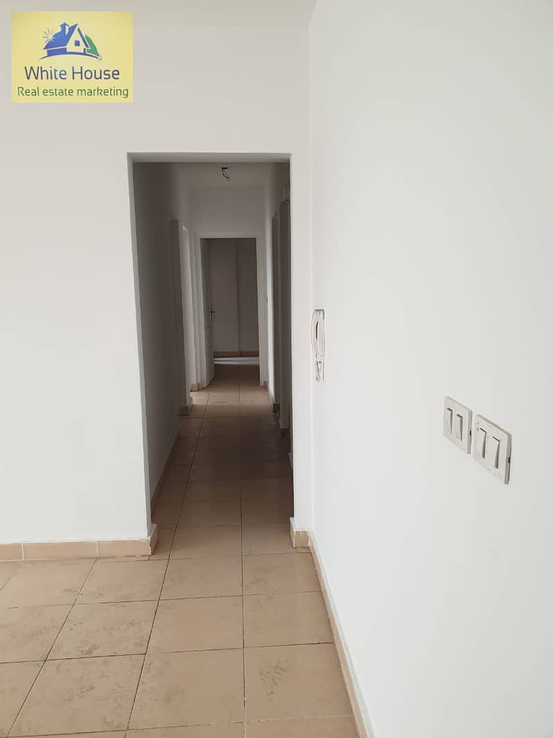 2 cbf35b87-57c0-41ed-8878-53ed8f213313. jpg