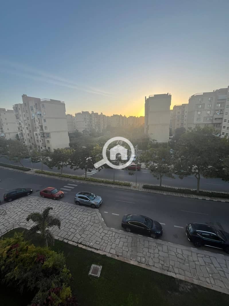 12 2809032c-68af-4b80-9c61-3915cb4e883f. jpeg