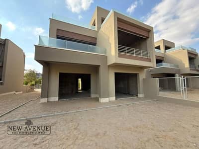 5 Bedroom Villa for Sale in 6th of October, Giza - 247d823a-07bf-4fb9-8553-af887b2d86d0. jpg