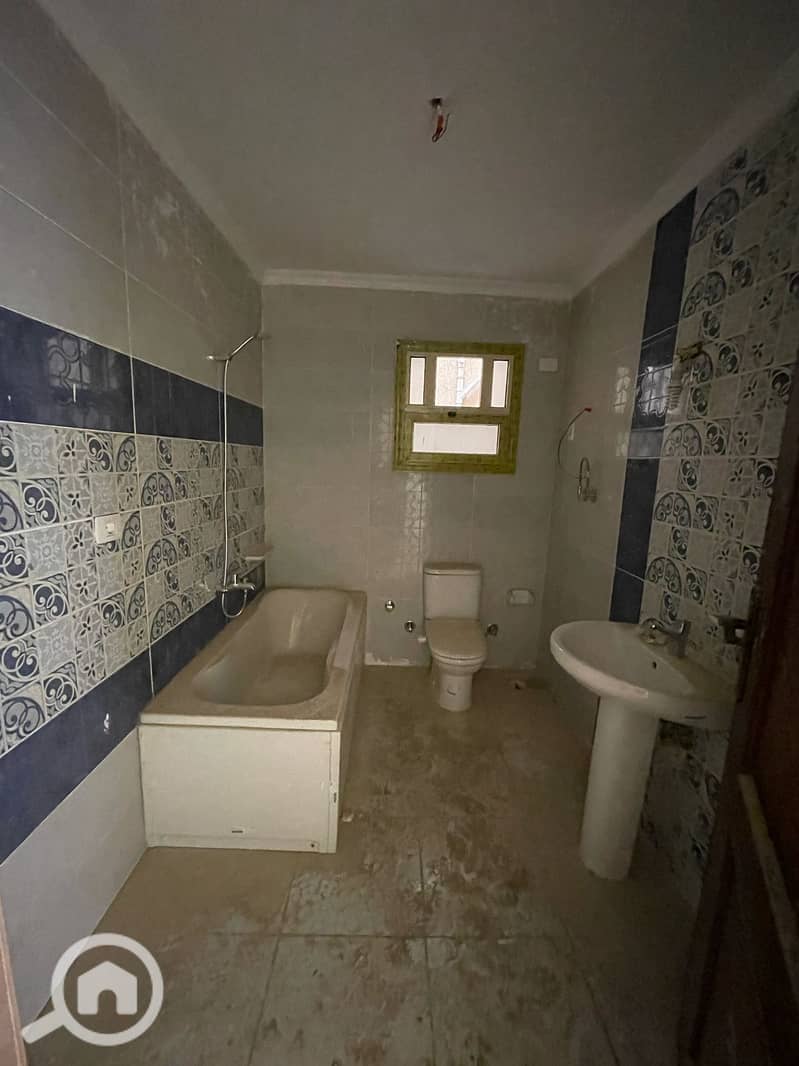 3 WhatsApp Image 2025-02-22 at 13.45. 55_e3e5d430. jpg