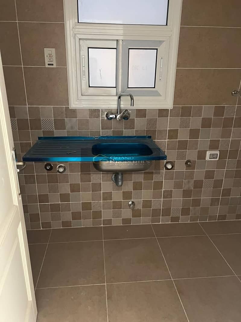 6 9e089725-a60f-445e-b88e-a8c114f1388e. jpg