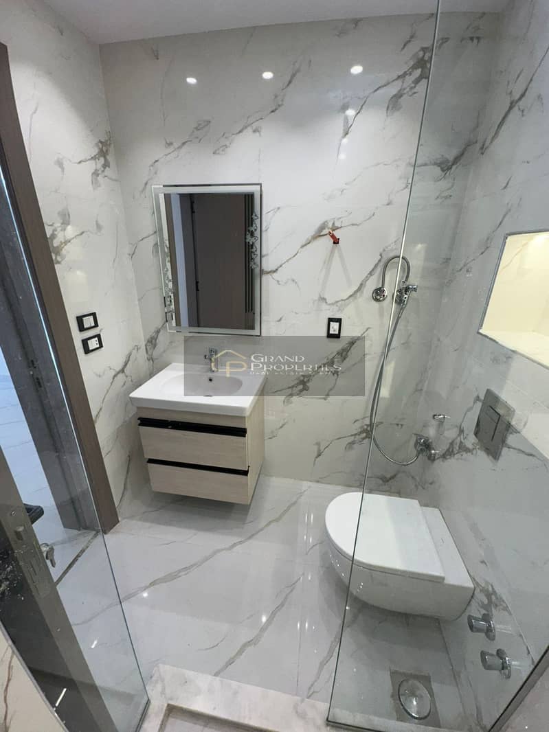 8 0d69a0ec-de83-4579-a1e3-20c8baafb9ab. jpg
