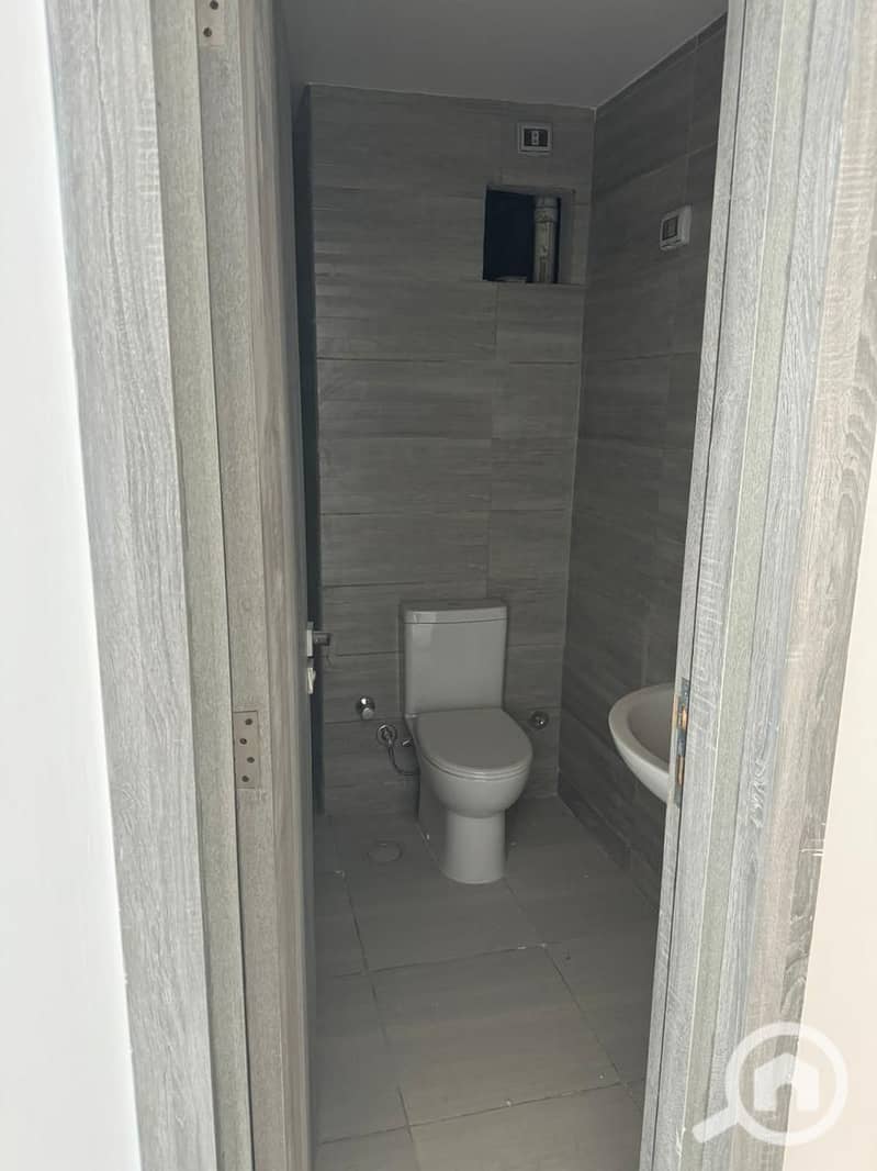 5 WhatsApp Image 2025-10-20 at 1.38. 36 AM (4). jpeg