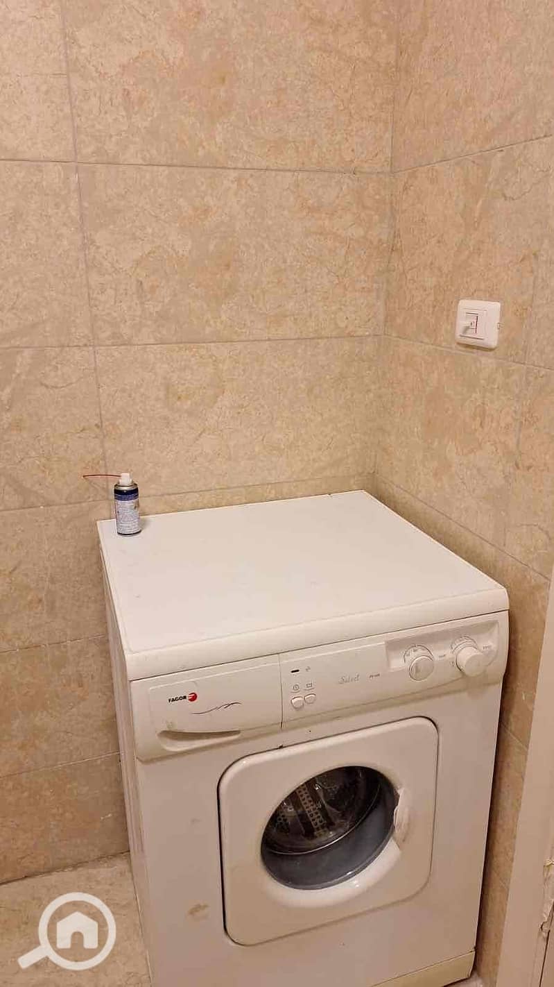 9 02a9e760-544b-425e-83a5-d7a9b494b1d3. jpg