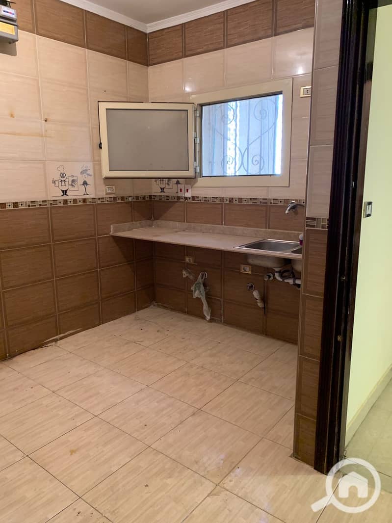 10 WhatsApp Image 2025-10-19 at 19.32. 19_8eee7d7b. jpg