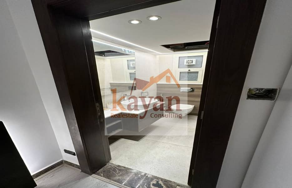 4 4c35da42-30dd-43af-8141-6bd7e9e2f53f. jpg