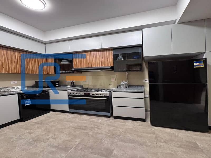 10 fc8279fb-c7db-439b-8ad8-16de75fde808. jpg