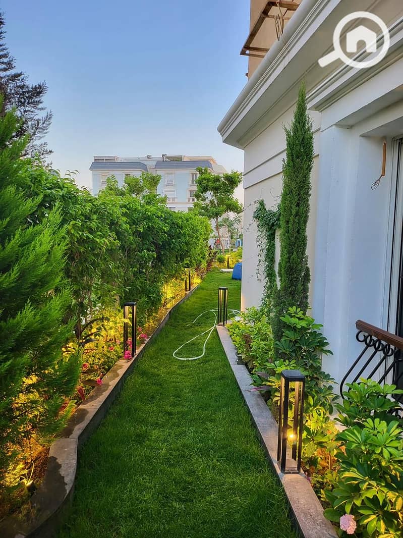 3 15b470dd-cf04-4c22-a442-611eb014aeb4. jpg