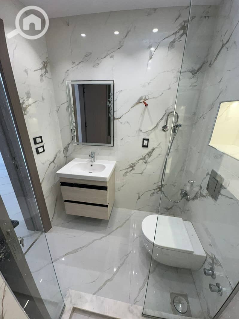 2 a4894fb5-6c02-47db-aff5-5a3269dbccb7. jpg