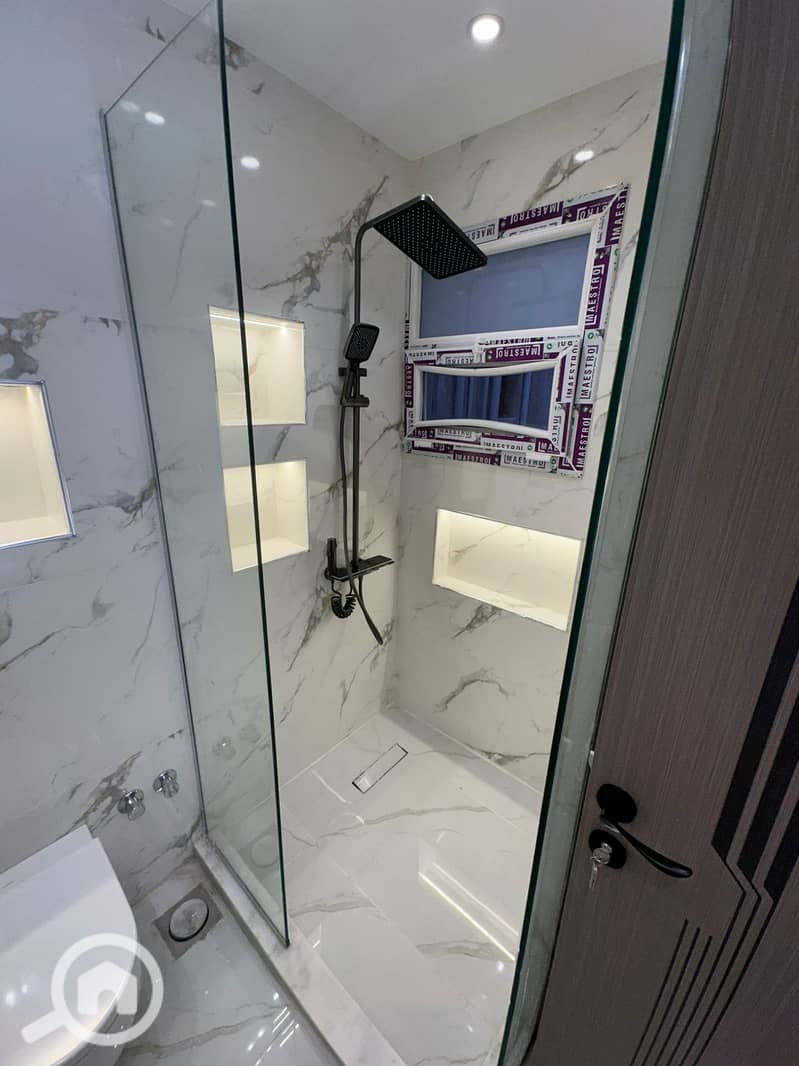 3 81f8529a-72ce-40fd-8ccb-2c9c6fcdedaa. jpg