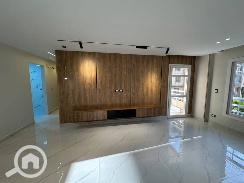 8 ed654571-a3b6-4c70-b67c-a9ab26249f59. jpg