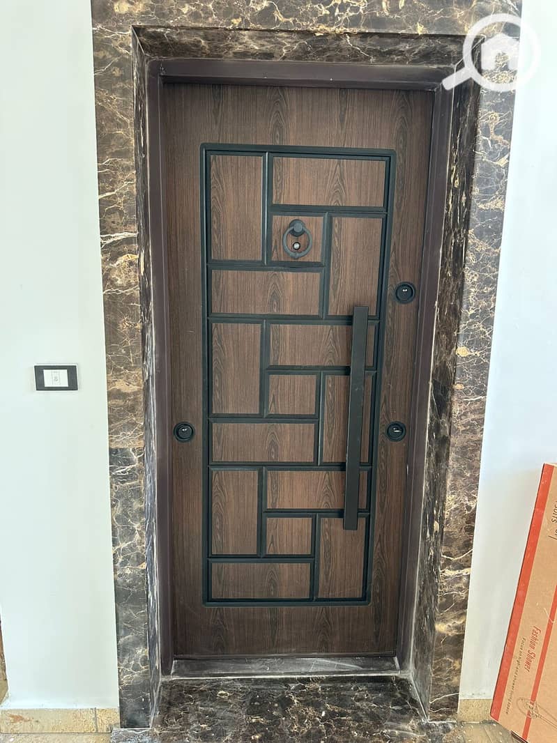 10 9dc76042-7f3e-4f1e-8a44-84479528a67e. jpg