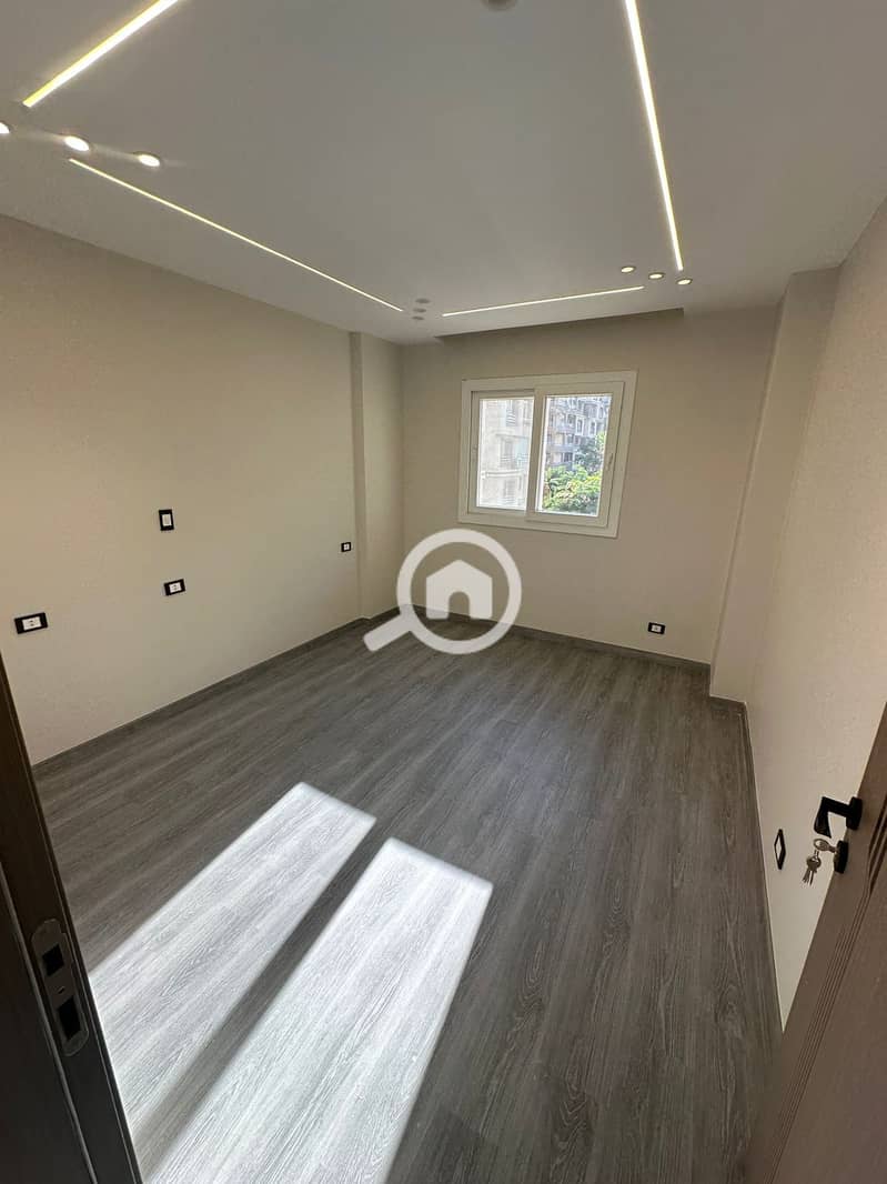 12 f9e76587-20ae-4939-9610-b595c438a86a. jpg